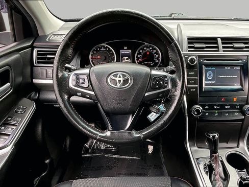 Used 2015 Toyota Camry SE FWD image 6