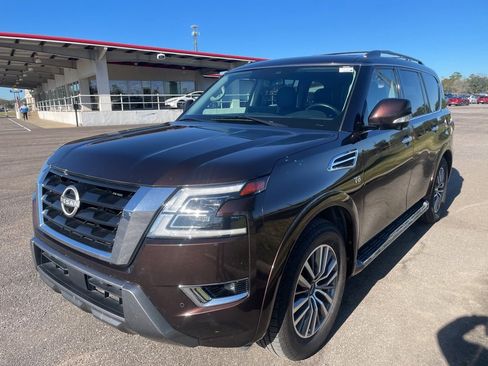 Used 2022 Nissan Armada SL w/ Captain's Chairs Package image 3