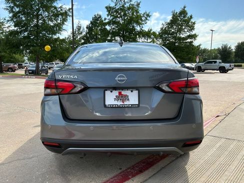 Used 2025 Nissan Versa SV FWD image 7