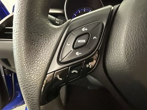 Used 2020 Toyota C-HR LE FWD image 15
