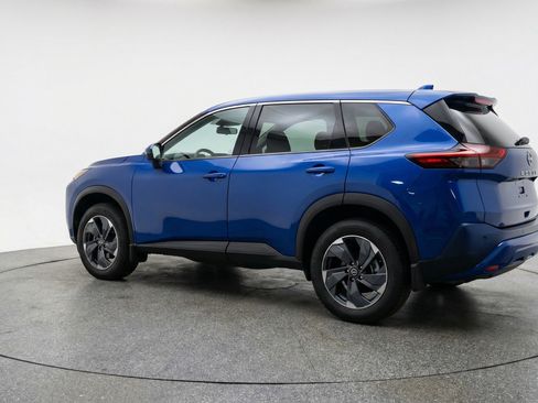 Used 2025 Nissan Rogue SV image 6