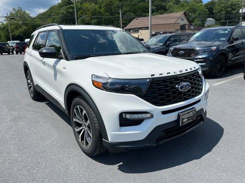 Certified 2022 Ford Explorer ST-Line w/ Class IV Trailer Tow Package AWD/4WD image 4