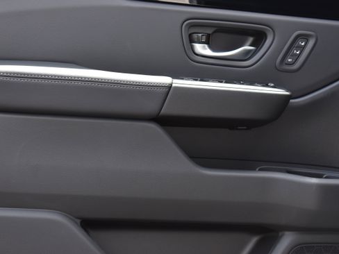 New 2026 Honda Pilot Touring image 11