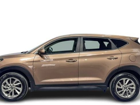 Used 2017 Hyundai Tucson SE image 1