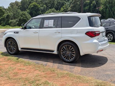 Used 2024 INFINITI QX80 Sensory AWD/4WD image 4