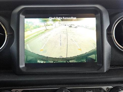 Used 2021 Jeep Wrangler Unlimited Sahara AWD/4WD image 12