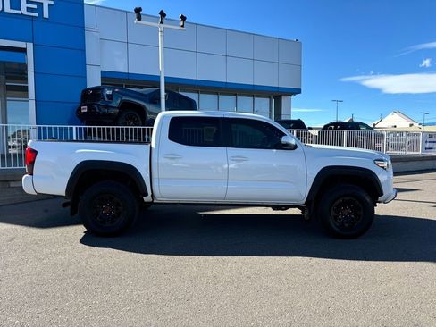 Used 2019 Toyota Tacoma TRD Off-Road image 5
