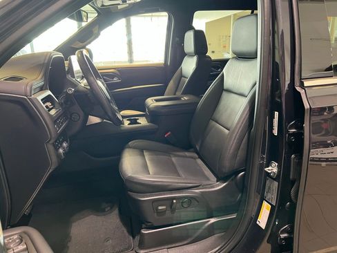 Used 2022 Chevrolet Tahoe LT w/ Luxury Package AWD/4WD image 16