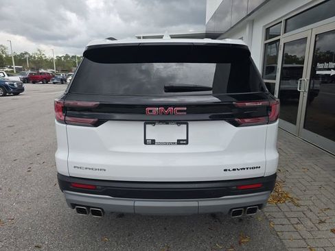 Certified 2025 GMC Acadia Elevation FWD image 7