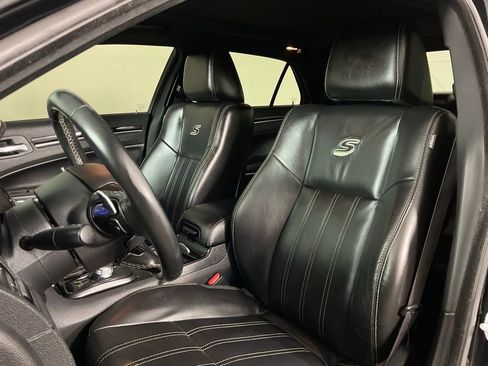 Used 2020 Chrysler 300 S RWD image 14