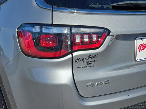 Used 2023 Jeep Compass Latitude w/ Convenience Group image 9