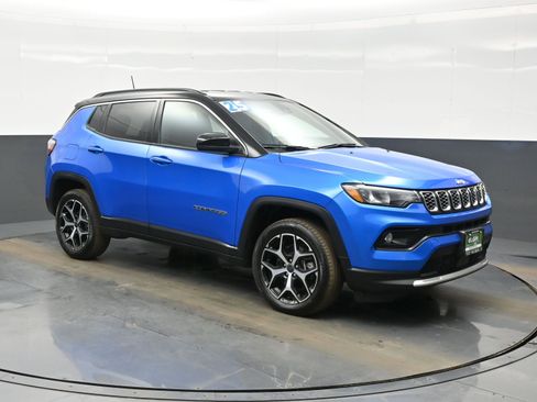 Used 2025 Jeep Compass Limited image 8