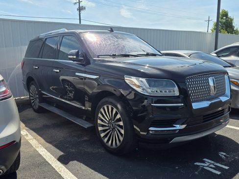 Used 2019 Lincoln Navigator Reserve AWD/4WD image 3