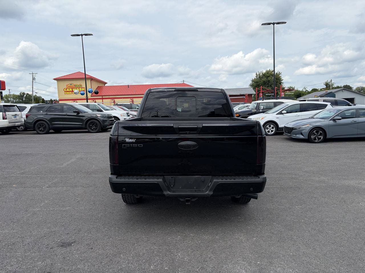Used 2017 Ford F150 XLT w/ Equipment Group 302A Luxury AWD/4WD image 4