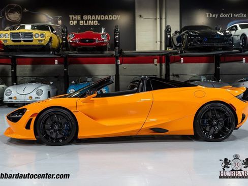 Used 2024 McLaren 750S Spider image 5