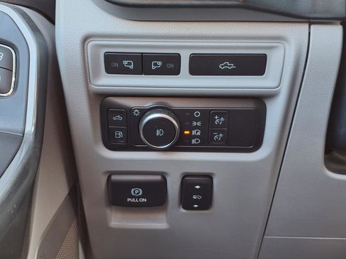 Used 2022 Ford F150 Limited image 18