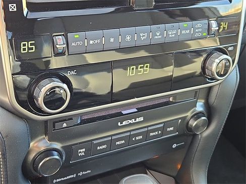 Used 2023 Lexus GX 460 Premium image 16