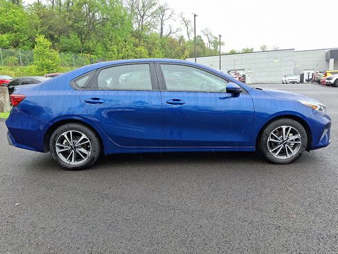 Used 2023 Kia Forte LXS FWD image 7
