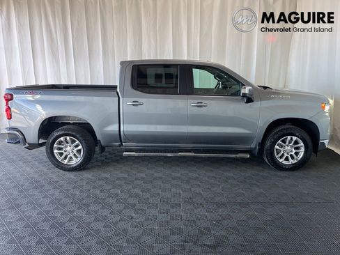 Used 2025 Chevrolet Silverado 1500 LT AWD/4WD image 2