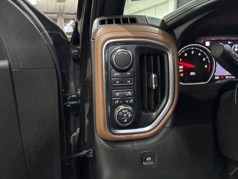 Used 2019 Chevrolet Silverado 1500 High Country w/ Z71 Off-Road Package AWD/4WD image 15