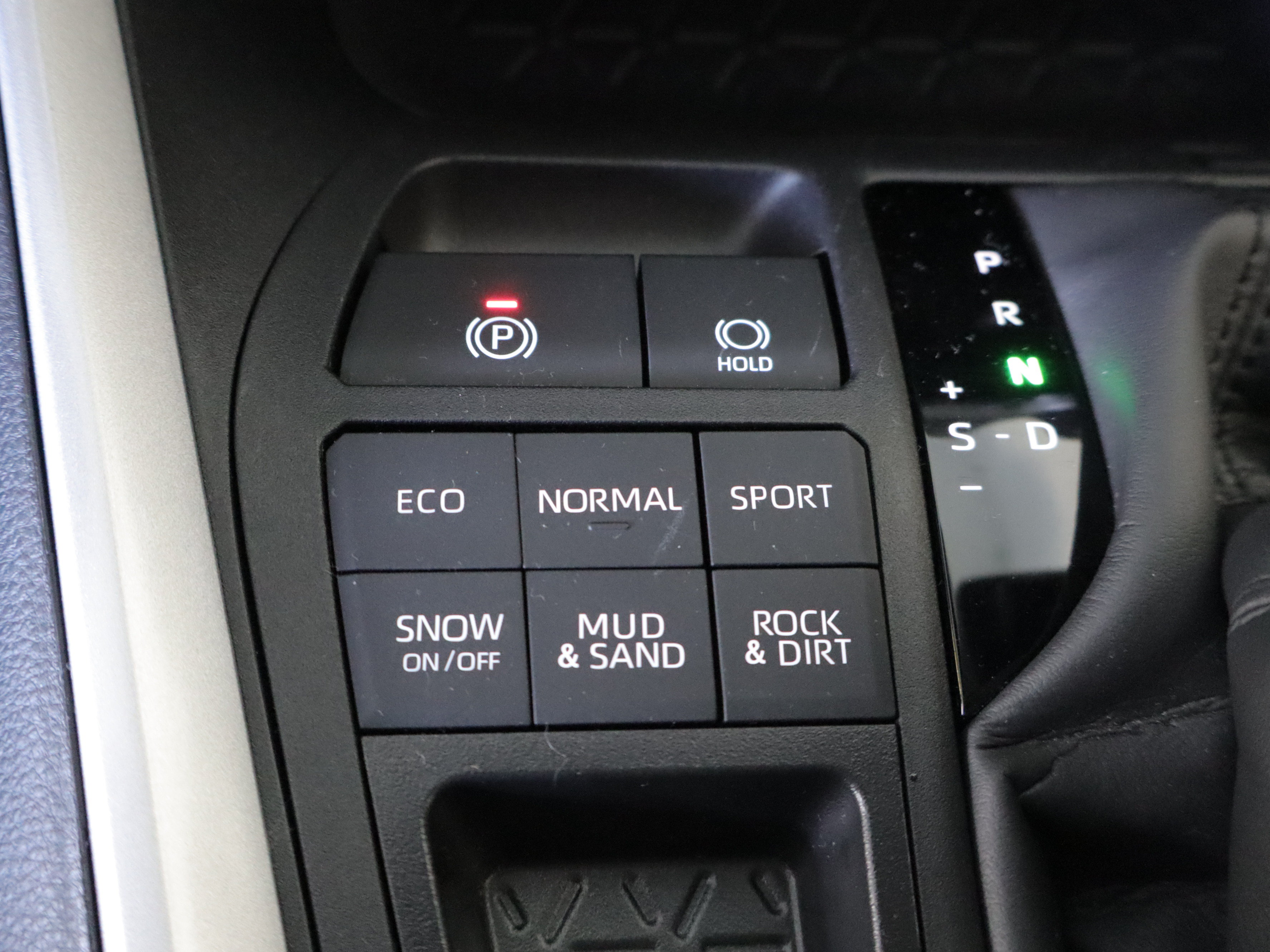 Used 2024 Toyota RAV4 XLE w/ Convenience Package AWD/4WD image 18