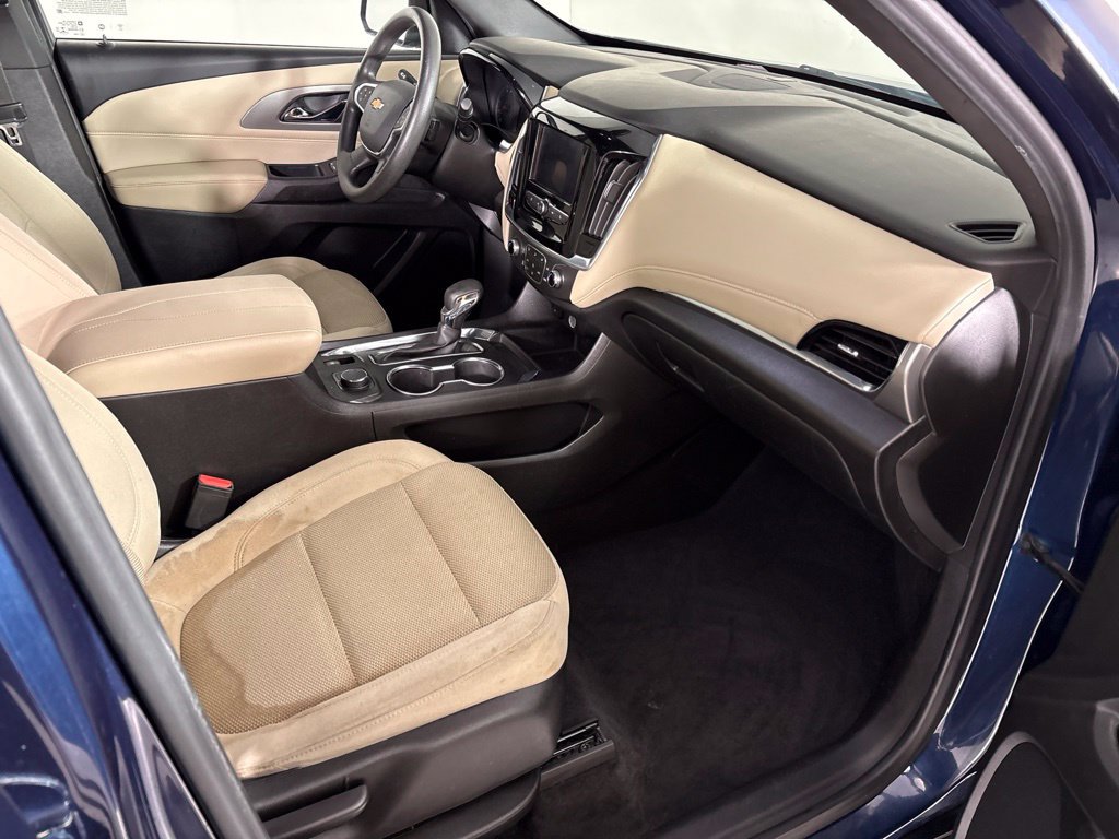 Certified 2022 Chevrolet Traverse LS FWD image 19