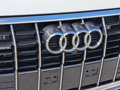 Used 2024 Audi Q3 2.0T Premium Plus w/ Premium Plus Package image 12