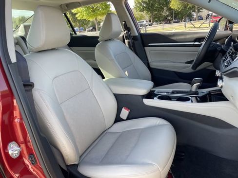 Used 2024 Nissan Altima 2.5 SL FWD image 26