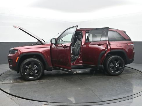 New 2025 Jeep Grand Cherokee Altitude image 55