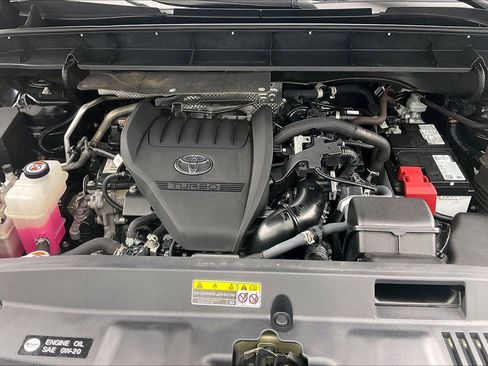 Used 2023 Toyota Highlander L FWD image 13