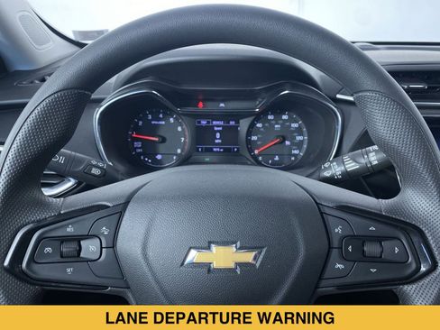 Certified 2023 Chevrolet TrailBlazer LT w/ Convenience Package FWD image 3
