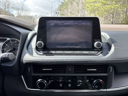 Used 2021 Nissan Rogue S FWD image 25