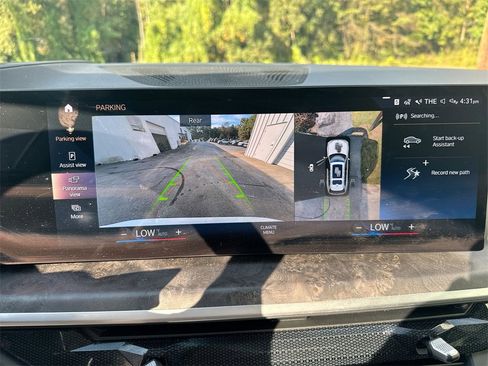 Used 2023 BMW X7 xDrive40i w/ Premium Package image 28