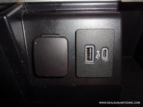 Used 2021 Ford Explorer 4WD image 12