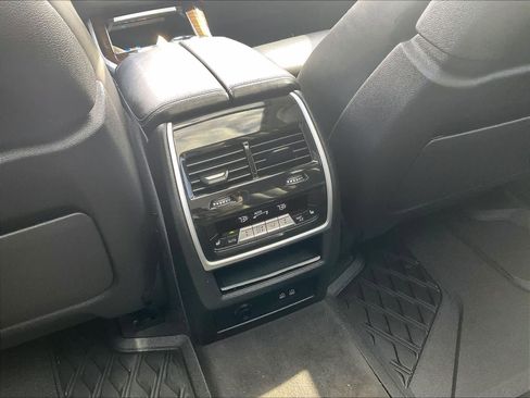 Used 2024 BMW X7 xDrive40i w/ Executive Package AWD/4WD image 28