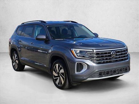 Used 2025 Volkswagen Atlas SE FWD image 3