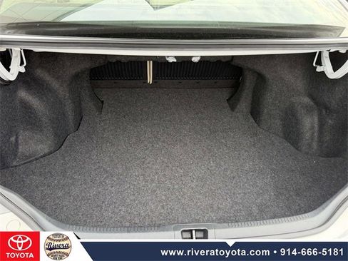 Used 2012 Toyota Camry XLE image 17