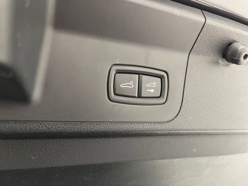 Used 2019 Porsche Panamera 4 image 40