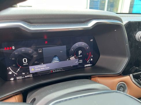 Used 2024 GMC Canyon AT4 w/ AT4 Premium Package image 15