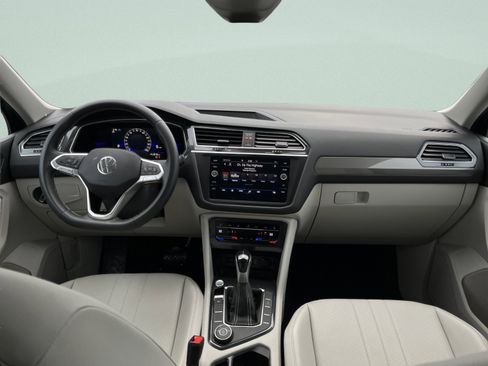 Used 2022 Volkswagen Tiguan SE image 25