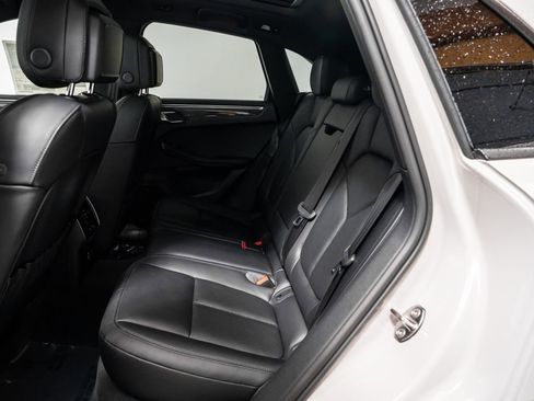 New 2026 Porsche Macan image 32