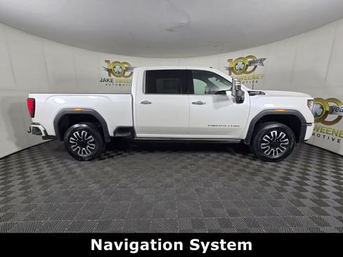 Certified 2024 GMC Sierra 2500 Denali Ultimate AWD/4WD image 10