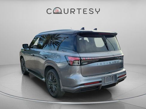 Used 2025 INFINITI QX80 Autograph w/ Autograph Exterior Package image 2