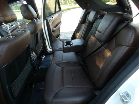 Used 2015 Mercedes-Benz ML 350 4MATIC image 56