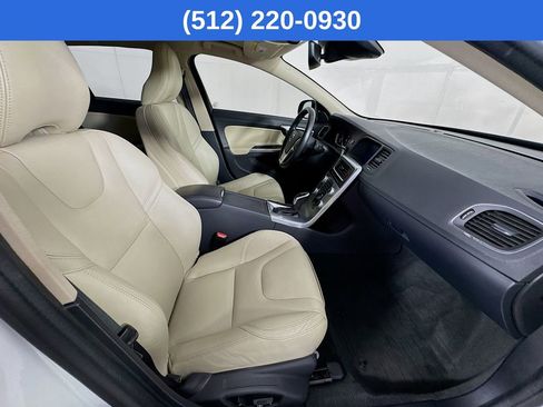 Used 2018 Volvo V60 T5 Dynamic w/ Vision Package image 35