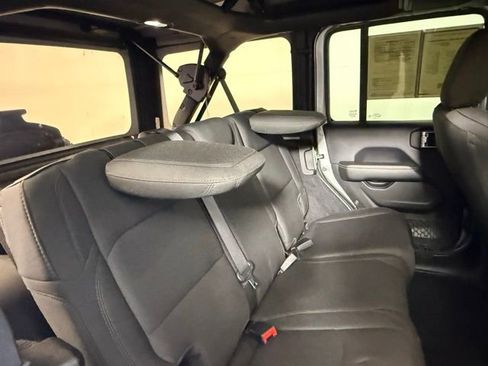 Used 2019 Jeep Wrangler Unlimited Sahara image 55