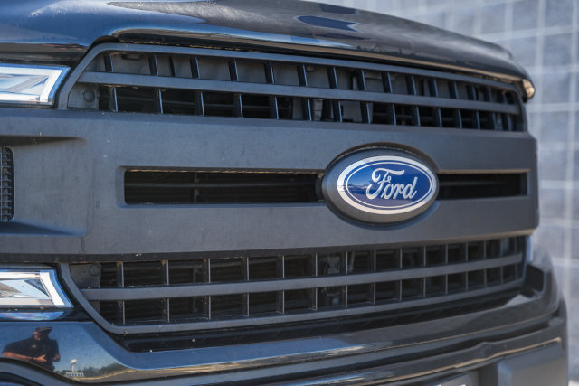 Used 2018 Ford F150 XL w/ Equipment Group 101A Mid AWD/4WD image 12