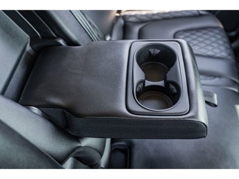 Used 2024 Ford Edge Titanium image 27