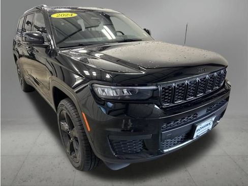 Used 2024 Jeep Grand Cherokee L Altitude AWD/4WD image 8