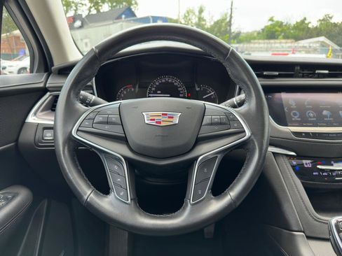 Used 2019 Cadillac XT5 Premium Luxury AWD/4WD image 30